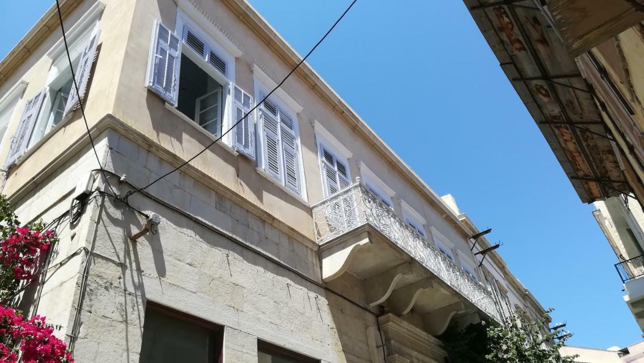 Homey Ermoupoli Bagian luar foto