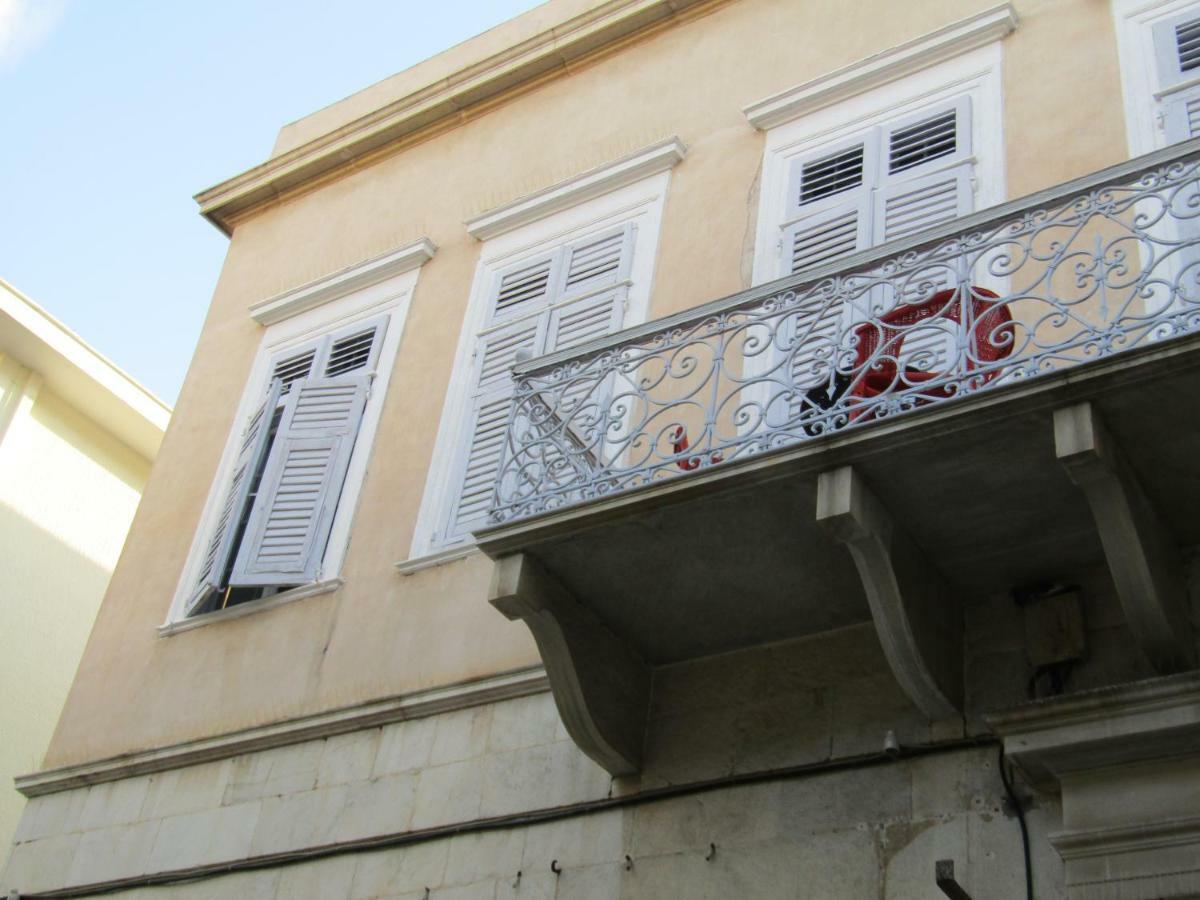 Homey Ermoupoli Bagian luar foto